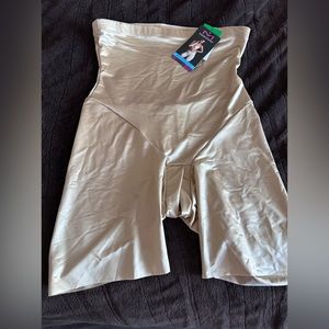 MAIDENFORM Women's  High-Waist Thigh Slimmer bottom solutions size large-nude